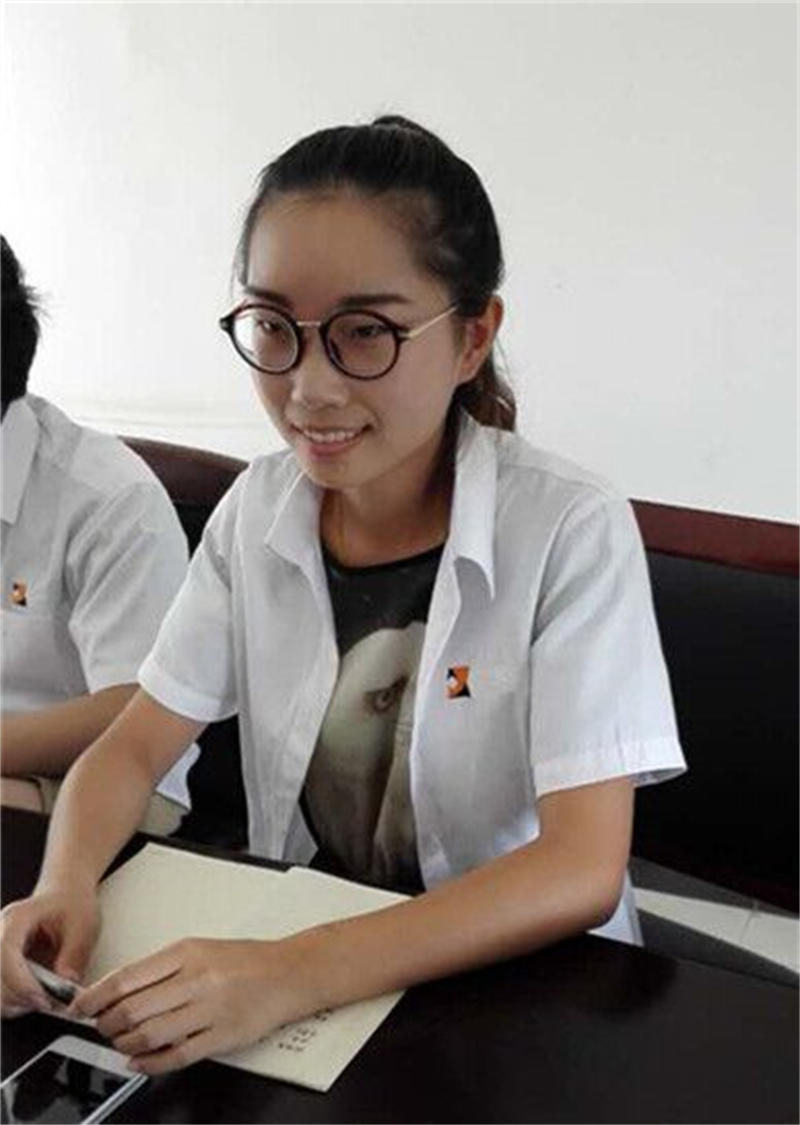 黃蕓佳.jpg 黃蕓佳.jpg