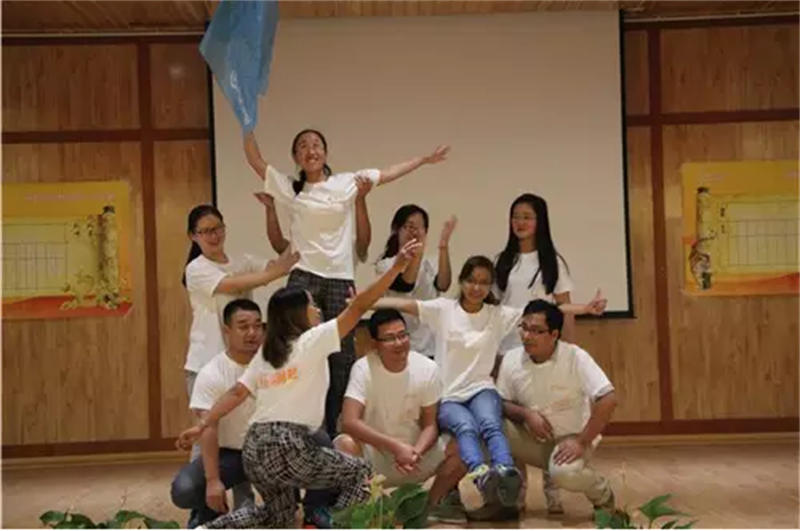 團(tuán)隊(duì).jpg 團(tuán)隊(duì).jpg