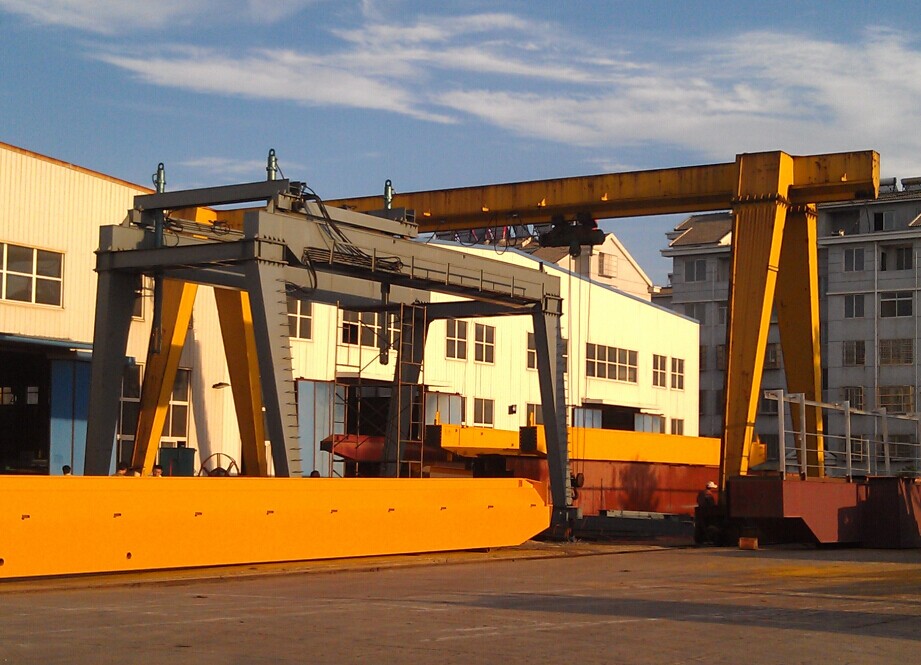 雙梁液壓龍門吊1.jpg 雙梁液壓龍門吊1.jpg