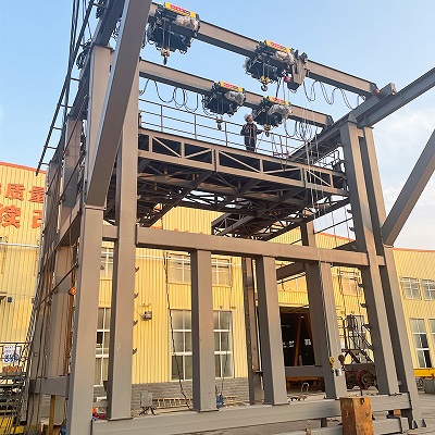 【靖起】制造大型設(shè)備起升吊裝翻轉(zhuǎn)液壓龍門吊 【靖起】制造大型設(shè)備起升吊裝翻轉(zhuǎn)液壓龍門吊